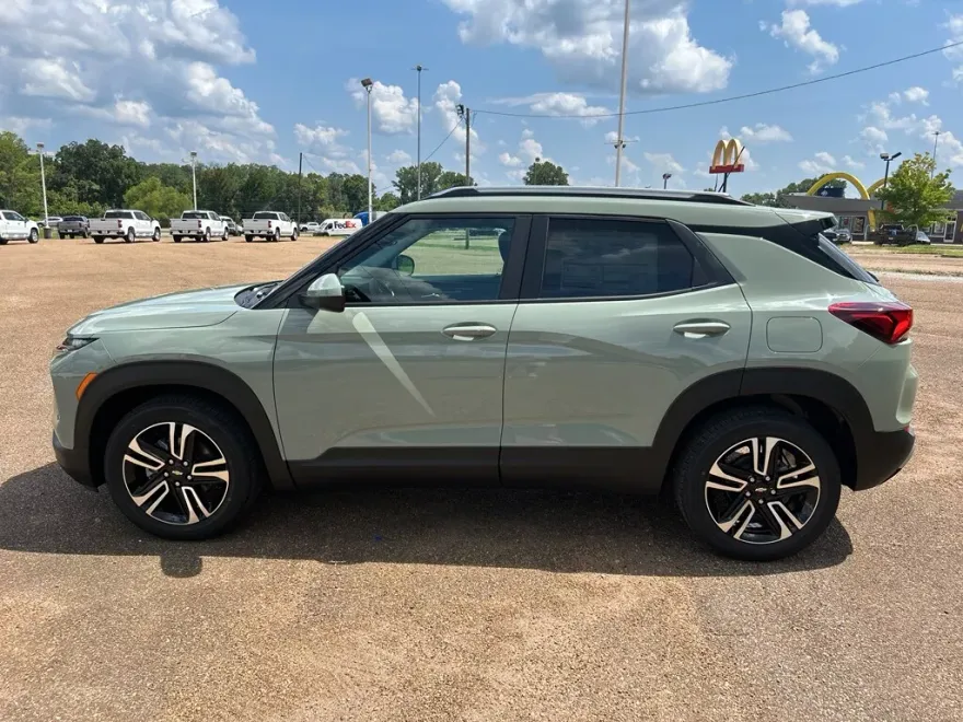 2026 Chevrolet Trailblazer LT photo 1