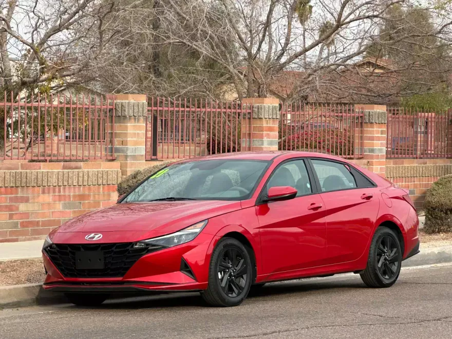 2021 Hyundai Elantra SEL photo 1