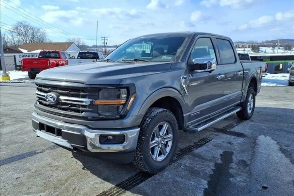 2025 Ford F-150 XLT photo 1