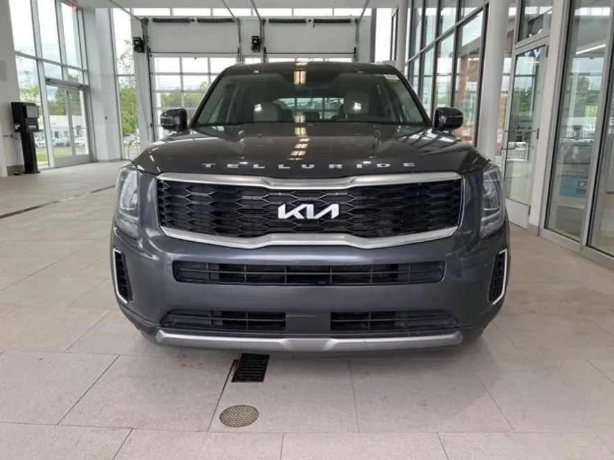 2022 Kia Telluride EX photo 2