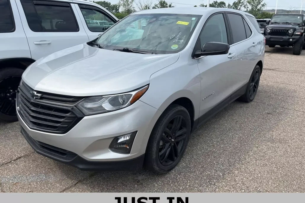2021 Chevrolet Equinox LT photo 1
