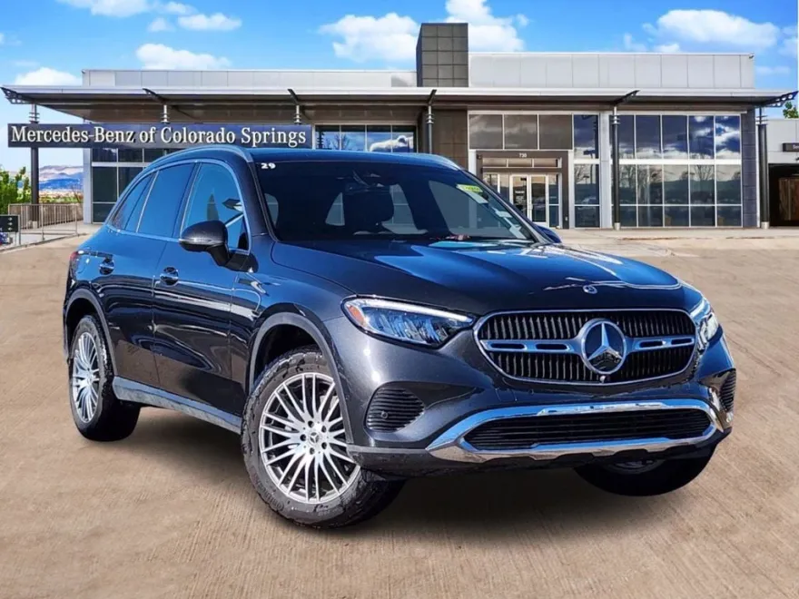 2025 Mercedes Benz GLC 300 4MATIC photo 1