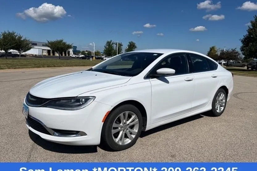 2016 Chrysler 200 Limited photo 1