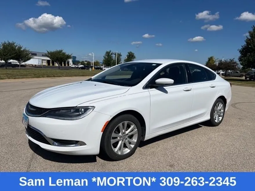 2016 Chrysler 200 Limited photo 1