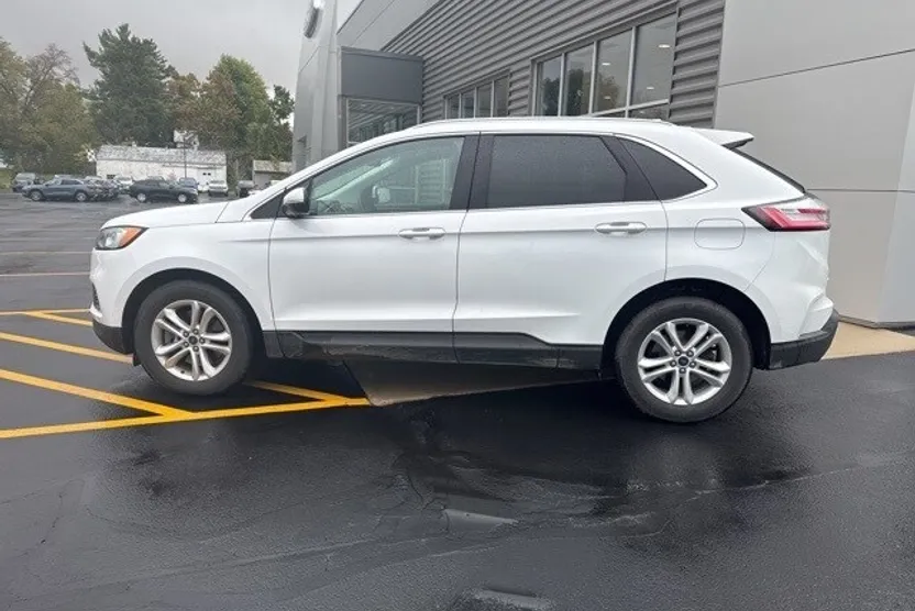 2019 Ford Edge SEL photo 1