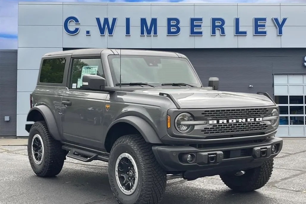 2023 Ford Bronco Badlands photo 1