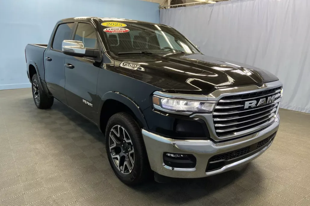 2025 Ram 1500 Laramie photo 1