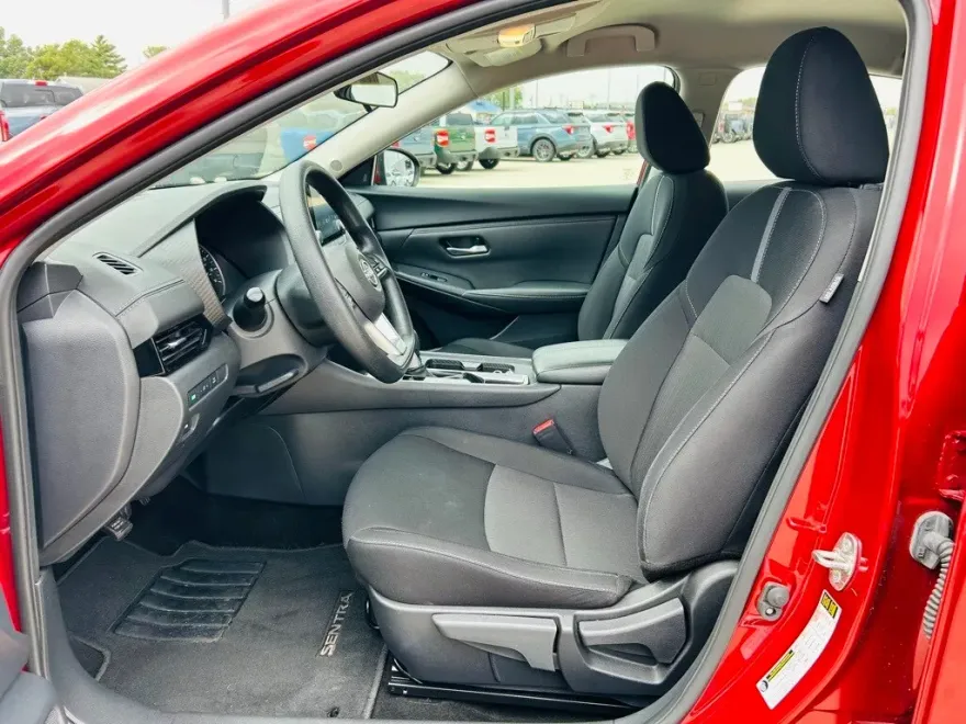 2024 Nissan Sentra SV photo 1