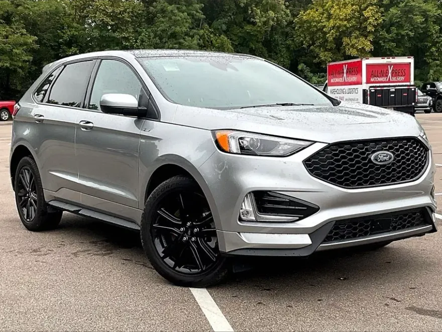 2024 Ford Edge ST photo 1