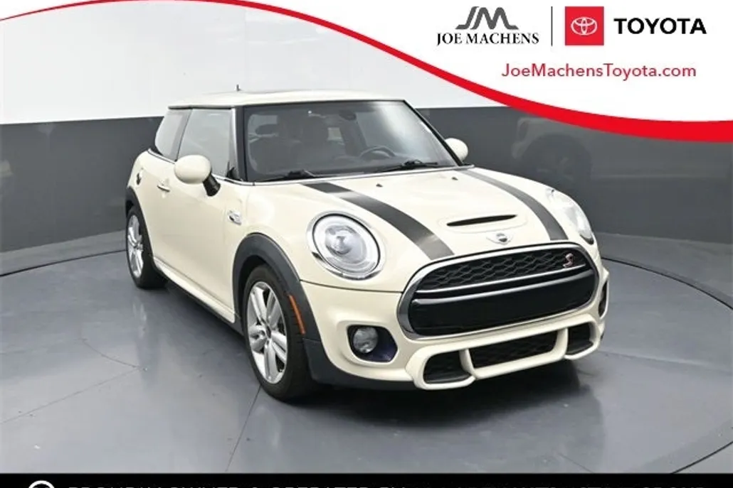 2015 Mini Cooper 2 Door Hardtop Base photo 1