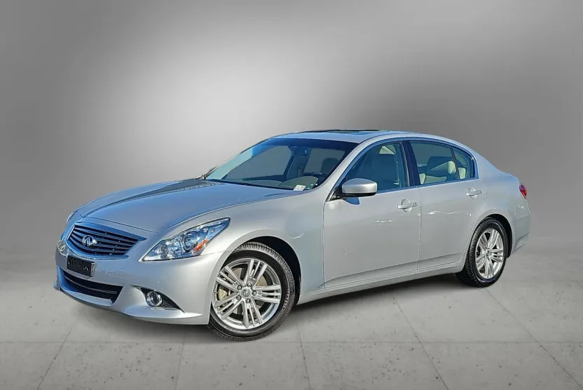 2012 Infiniti G37 Journey photo 1