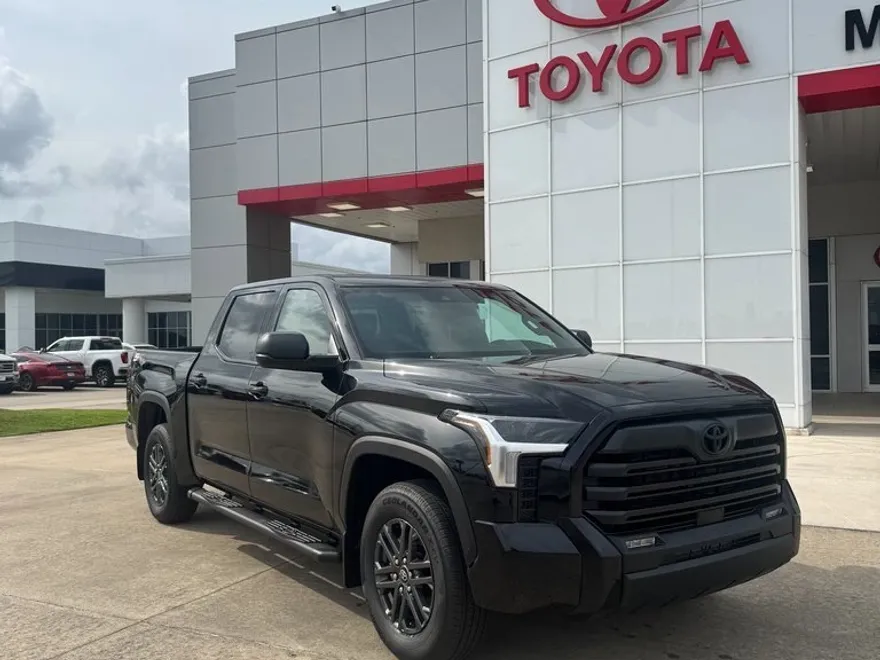 2025 Toyota Tundra SR5 photo 1