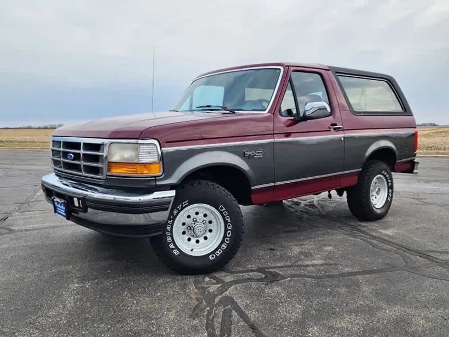 1993 Ford Bronco photo 1