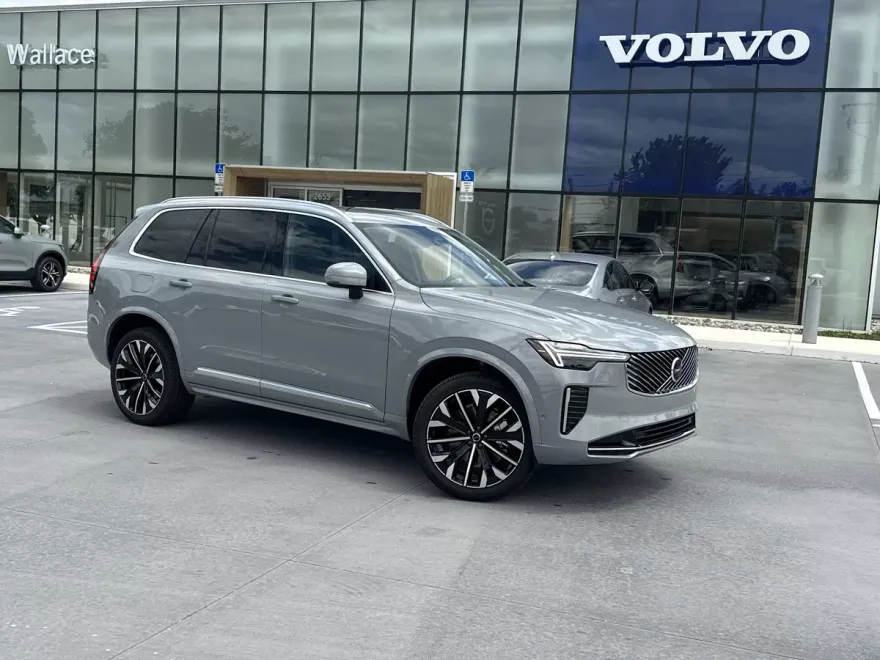 2025 Volvo XC90 Plus photo 1