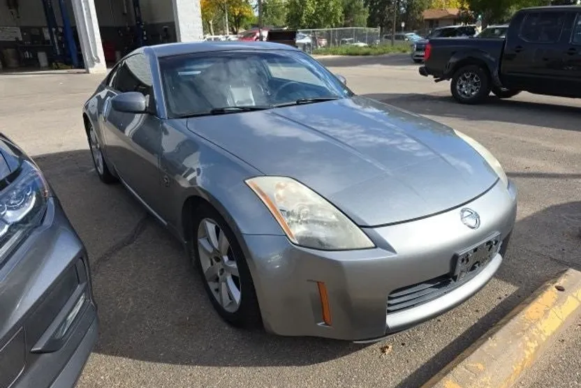 2004 Nissan 350Z Touring photo 1