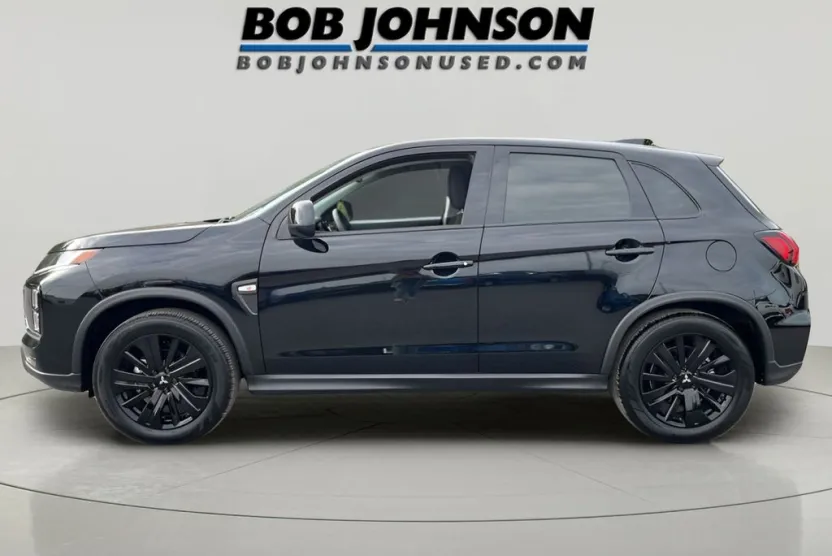 2025 Mitsubishi Outlander Sport LE photo 1