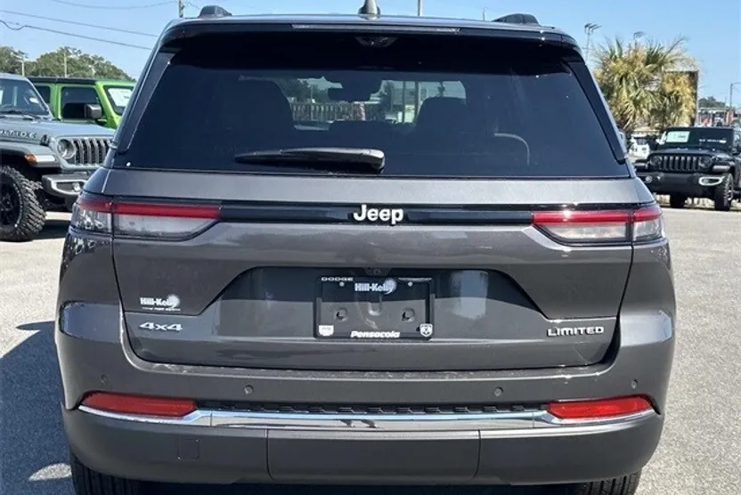 2025 Jeep Grand Cherokee Limited photo 1