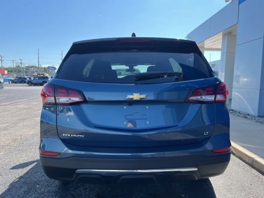 2024 Chevrolet Equinox LT photo 1