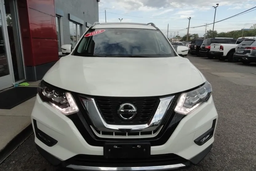 2018 Nissan Rogue SL photo 1
