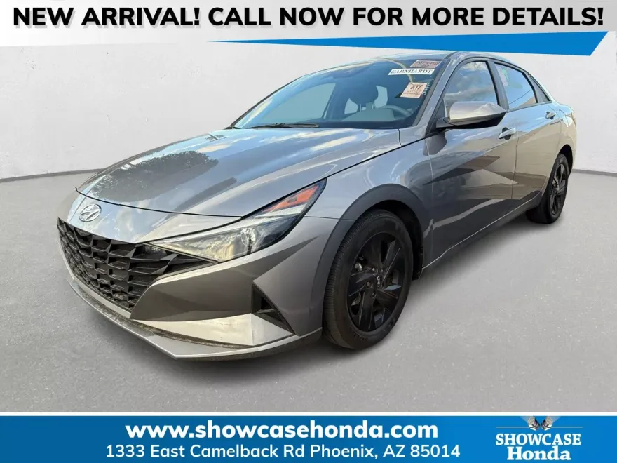 2023 Hyundai Elantra SEL photo 1