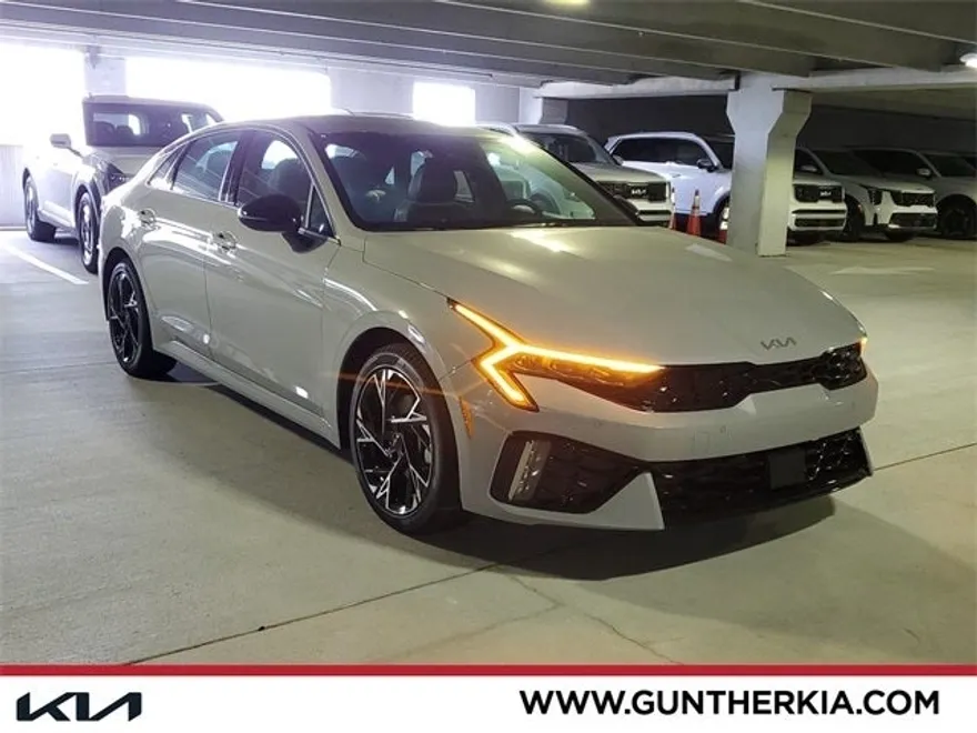 2025 Kia K5 GT-Line photo 1