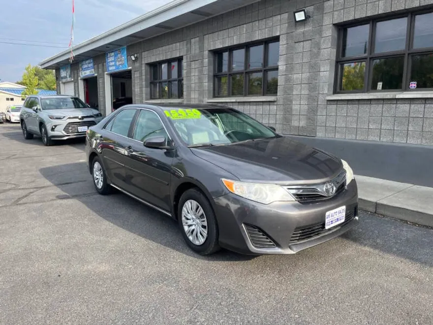 2012 Toyota Camry photo 1