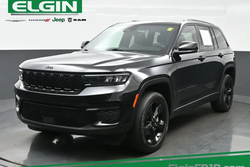 2023 Jeep Grand Cherokee Altitude photo 1