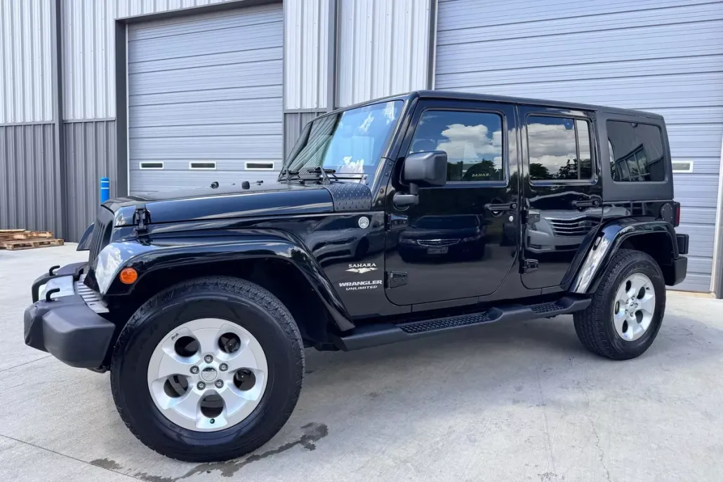 2015 Jeep Wrangler Unlimited Sahara photo 1
