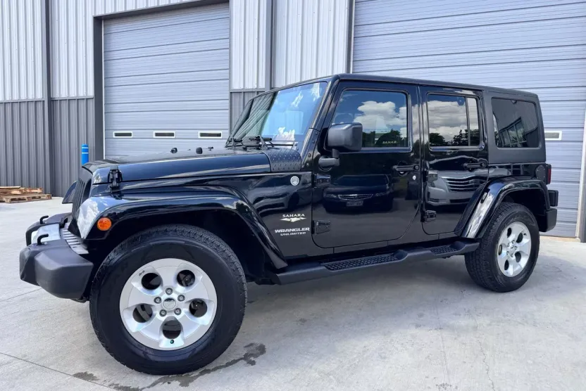 2015 Jeep Wrangler Unlimited Sahara photo 1