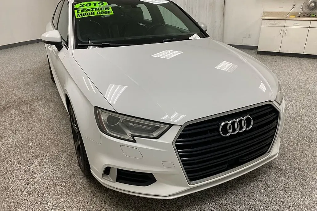 2019 Audi A3 Premium photo 1