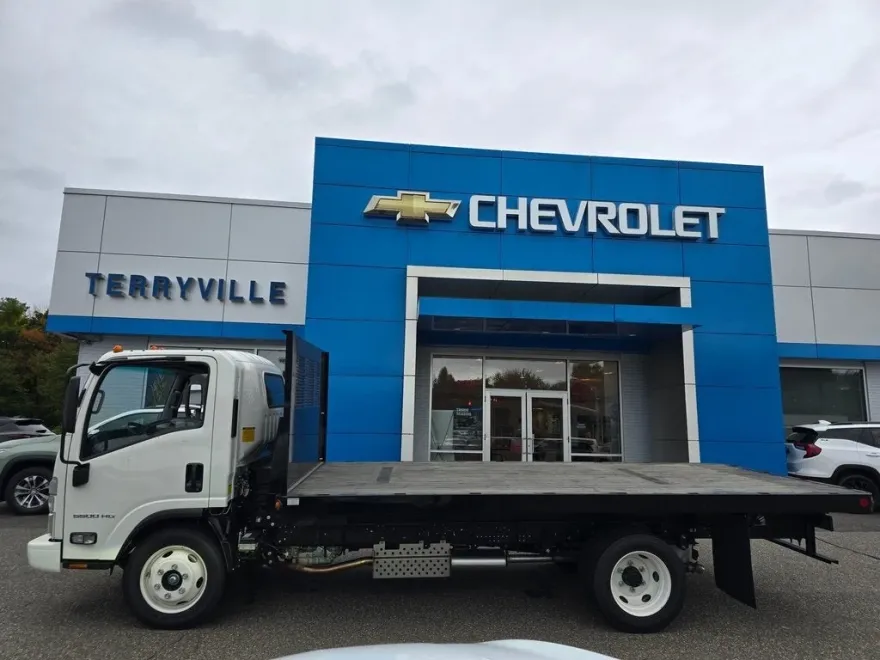 2025 Chevrolet Silverado photo 1