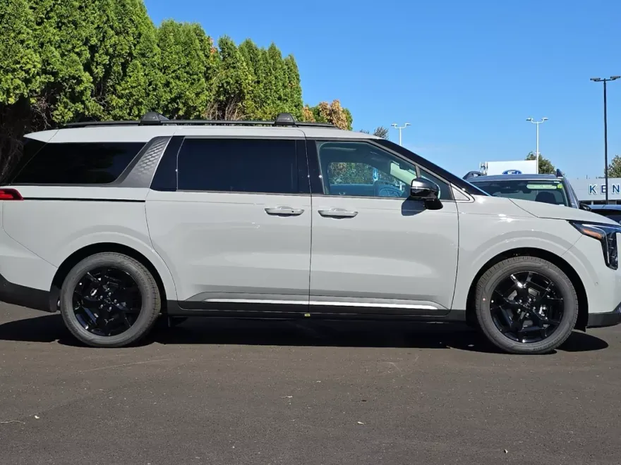 2026 Kia Carnival SX Prestige photo 1