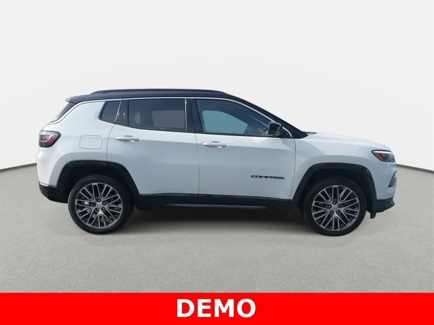 2024 Jeep Compass Limited photo 1