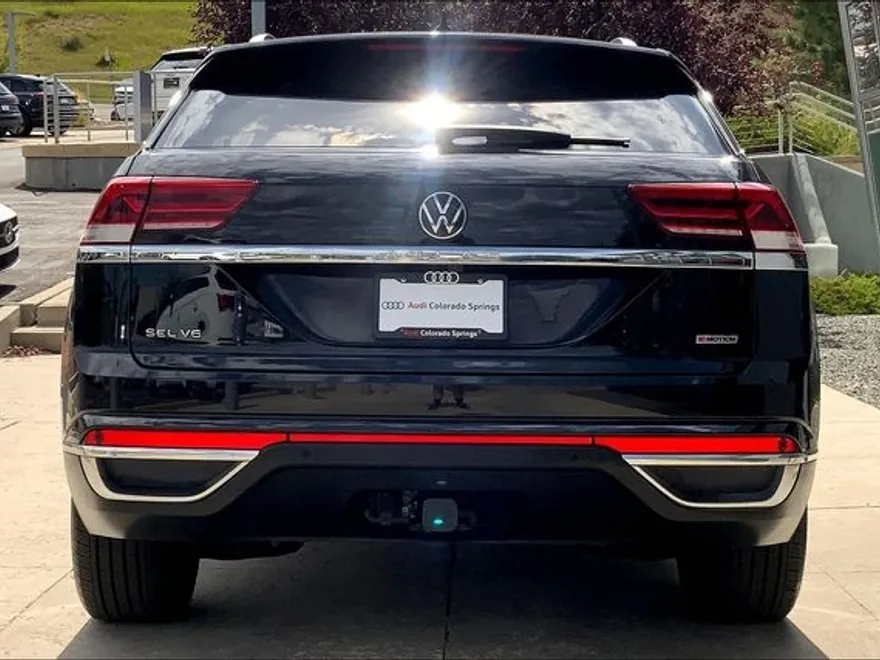 2022 Volkswagen Atlas Cross Sport V6 SEL photo 1