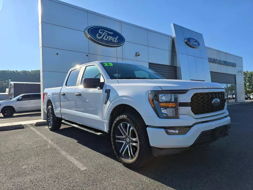 2023 Ford F-150 XL photo 1