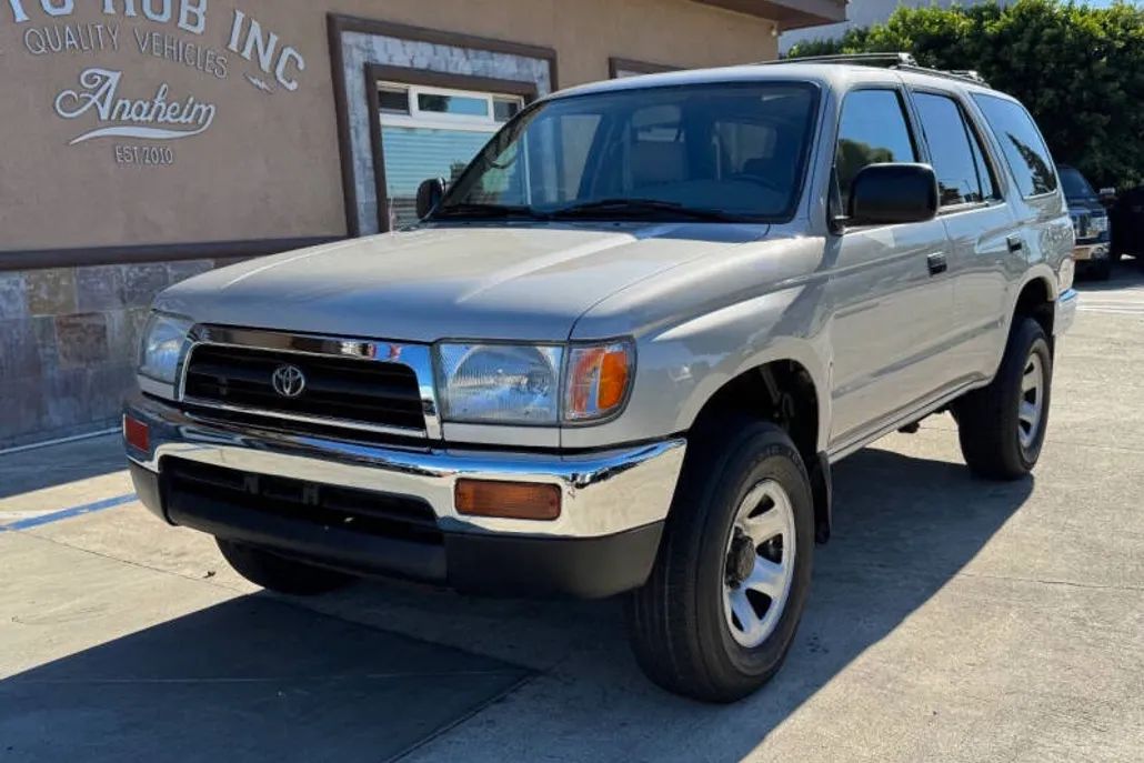 1998 Toyota 4Runner SR5 photo 1