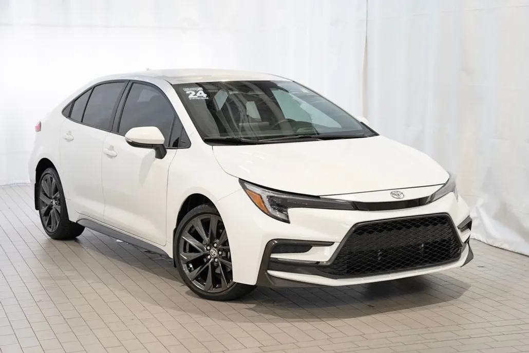 2024 Toyota Corolla SE photo 1
