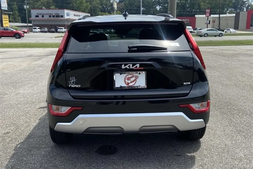 2025 Kia Niro EX photo 1