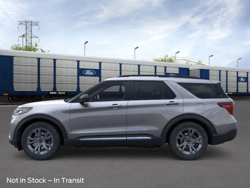 2025 Ford Explorer photo 1