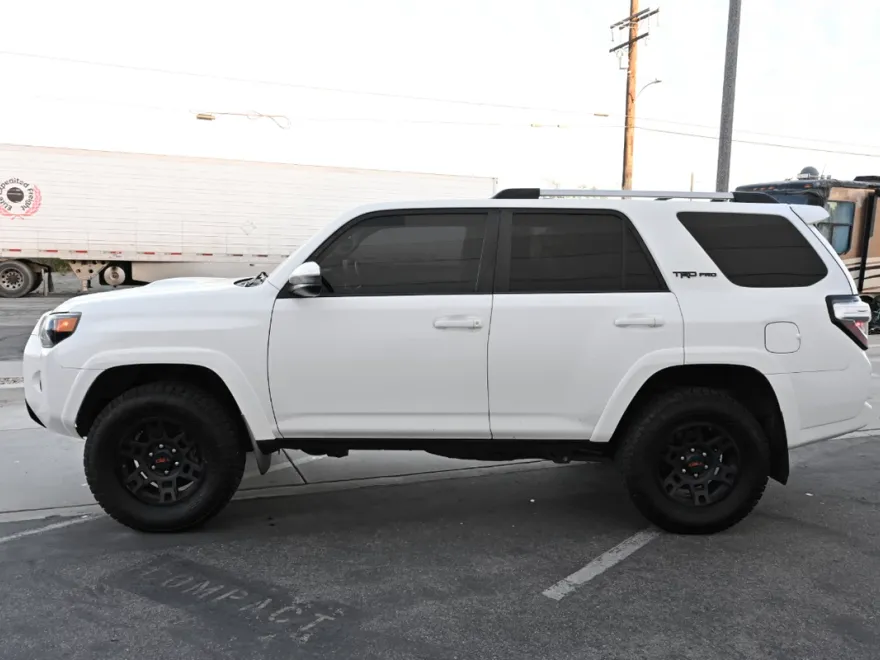 2015 Toyota 4Runner TRD Pro 4WD V6 photo 1