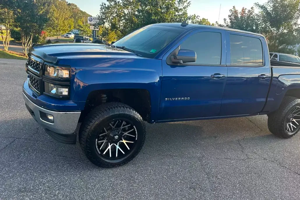 2014 Chevrolet Silverado 1500 LT photo 1