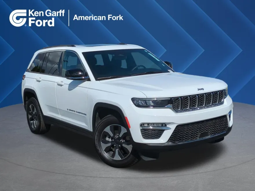 2024 Jeep Cherokee Limited 4xe photo 1