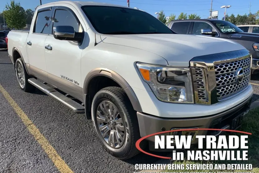 2018 Nissan Titan Platinum Reserve photo 1