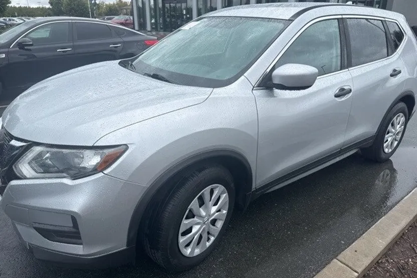 2017 Nissan Rogue S photo 1