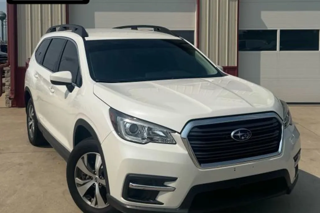 2019 Subaru Ascent Premium photo 1