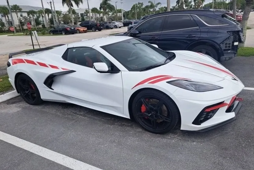 2021 Chevrolet Corvette Stingray 2LT photo 1