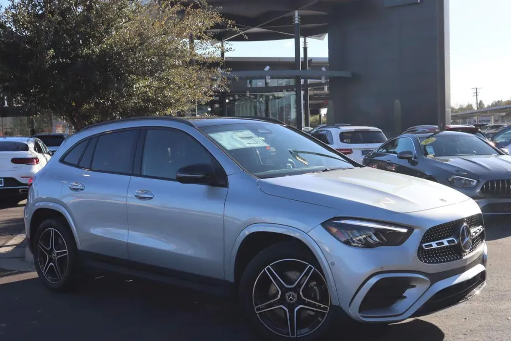 2025 Mercedes Benz GLA 250 photo 1