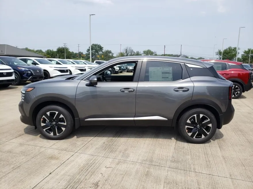 2025 Nissan Kicks SV photo 1