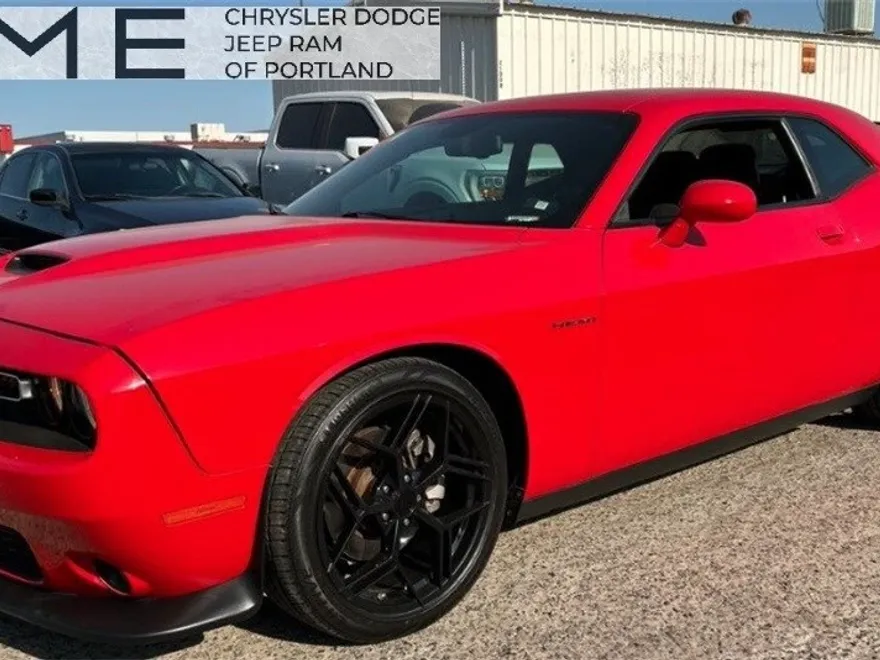 2022 Dodge Challenger R/T photo 1