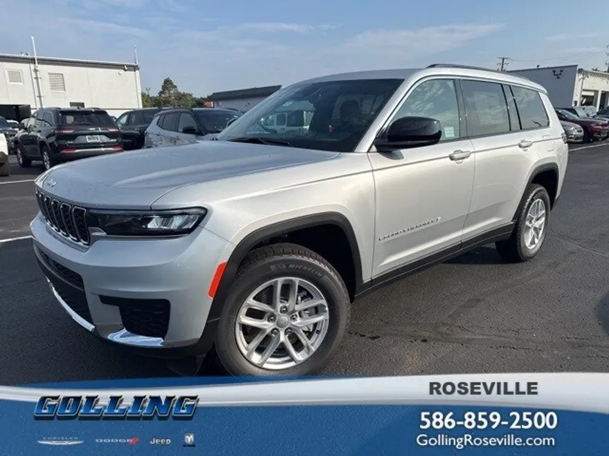 2025 Jeep Grand Cherokee Laredo photo 1